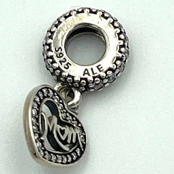 Pandora Center of My Heart Charm - Picture 2 of 2